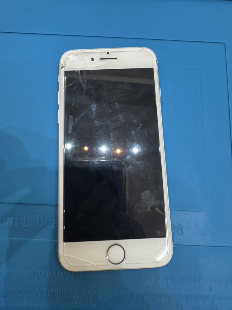 東近江市でiPhone 8を当日修理！画面割れ・バッテリー交換もデータ