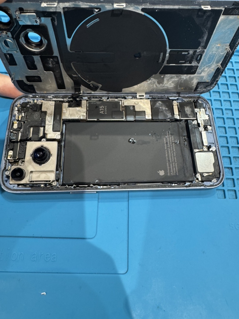 【東近江市】iPhone 14の海水・海での水没修理は「スマホリペアプラス アル・プラザ八日市店」へ！データ救出を最優先